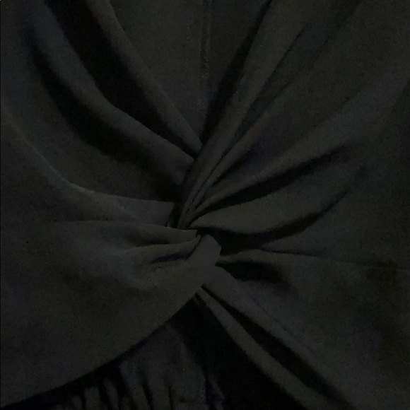 Black low cut twist crop top - Picture 7 of 9